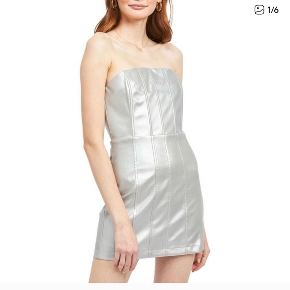 New with tags.  Dress shipping. En Saison Metallic Strapless Dress